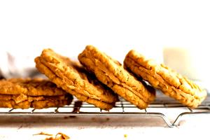 2 cookies (26 g) Peanut Butter Sandwich Cookies