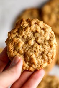 2 cookies (29 g) Oatmeal Cookies