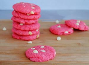 2 cookies (29 g) Strawberry Milkshake Creme Chocolate Sandwich Cookie