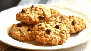 2 cookies (38 g) Cookies Ready to Bake - Oatmeal Chocolate Chip