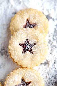 2 cookies (43 g) Raspberry Shortbread Cookies