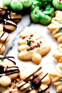 2 cookies (50 g) Almond Spritz Shortbread Cookies