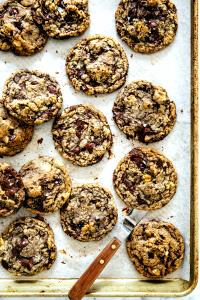 2 cookies (72 g) Walnut Chocolate Chip Cookie Mix