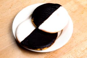 2 cookies Black & White Cookies