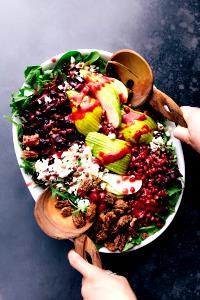 2 cups (100 g) Special Blends Apple Pomegranate Salad Kit