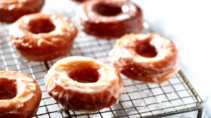2 donuts (52 g) Donut Fair Glazed Twirls