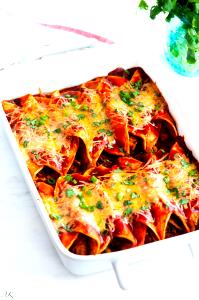 2 enchiladas (314 g) Chicken Enchiladas in Red Sauce