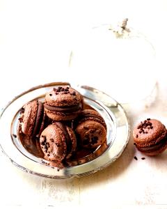 2 macaroons (25 g) Chocolate Macaroons