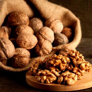 2 oz (56 g) Applicious Walnut