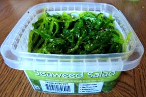 2 oz (56 g) Sesame Seaweed Salad