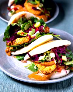 2 pieces (170 g) Vegetable Chicken Bao
