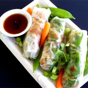 2 pieces (2 oz) White Chicken Breast Springrolls