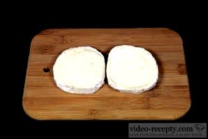 2 pieces (39 g) Camembert Cheese & Cranberry Sauce Fillo Bites