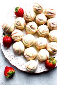 2 pieces (40 g) Strawberry Truffles