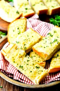 2 pieces (5 oz) Garlic Bread