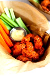 2 pieces (54 g) Bone Out Wings - All American Wings