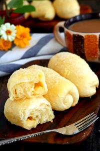 2 pieces Cheese Rolls