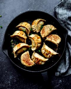 2 Pieces Steamed Dumpling Potstickers, Vegan