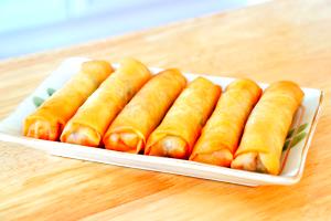 2 rolls (177 g) Spring Rolls with Shrimp