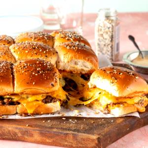 2 sandwiches (113 g) Cheeseburger Sliders