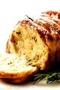 2 sections (64 g) Rosemary Pull-Apart Bread