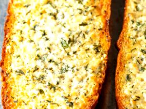 2 slices (41 g) Parmesan Cheese Garlic Bread Pre-Sliced Loaves
