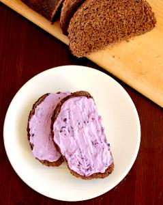 2 slices (50 g) Pumpernickle Bread
