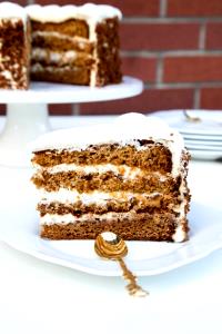2 slices (67 g) Honey Cake