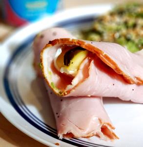 2 Slices Turkey Lunch Meat, Roll
