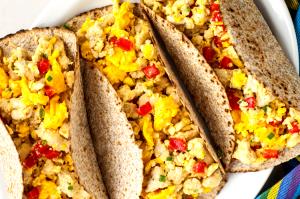 2 tacos (136 g) Border Breakfasts Sausage Egg & Cheese Tacos