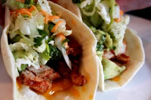 2 tacos (318.8 g) Los Cabos Chicken Tacos