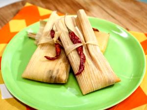 2 tamales Tamales