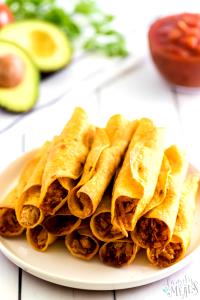2 taquitos Shredded Chicken Corn Taquitos