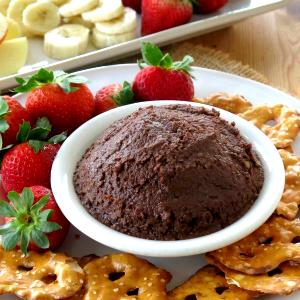 2 tbsp (28 g) Brownie Batter Hummus