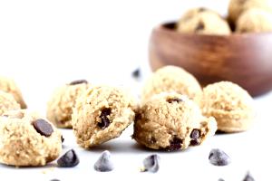 2 tbsp (28 g) Chocolate Chip Cookie Dough Bites