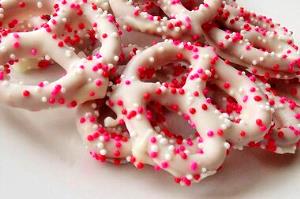 2 tbsp (28 g) White Chocolate Pretzel