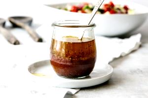 2 tbsp (29 g) Greek Salad Dressing