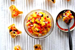 2 tbsp (30 g) Cranberry Mango Salsa