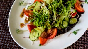 2 tbsp (30 g) Low Fat Lemon Garlic Herb Salad Splash