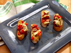2 tbsp (30 g) Roasted Red Pepper and Artichoke Bruschetta Topping