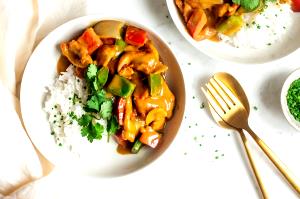 2 tbsp (30 g) Satay Chicken Stir-Fry Sauce