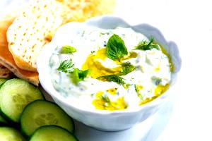2 tbsp (30 g) Tzatziki Creamy Garlic Cucumber Dip