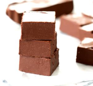 2 tbsp (40 g) Chocolate Fudge Topping