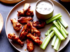 2 tbsp Buffalo Blue Cheese Dipping Sauce
