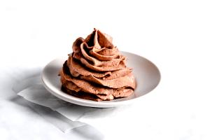 2 Tbsp Whipped Cream Topping, Chocolate