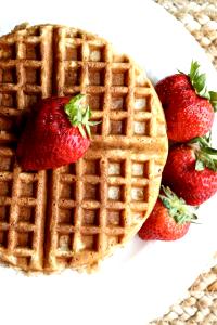 2 waffles (84 g) GOLEAN Waffles - Strawberry Flax