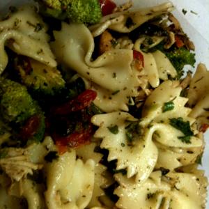 200 Grams Chicken Pasta Salad
