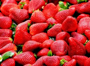 21 Cherries Strawberries, Raw