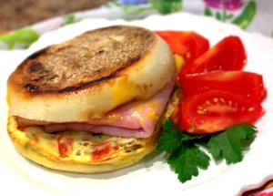 219 Grams Breakfast Sandwiches, Western Omelet, Sausage & Cheese