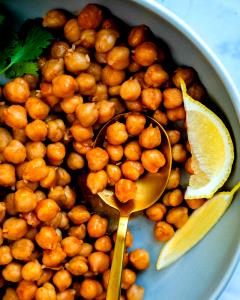 22 pieces (30 g) The Chickpea One Garlic & Herb